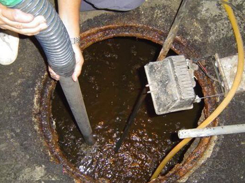 总口管理区隔油池清理